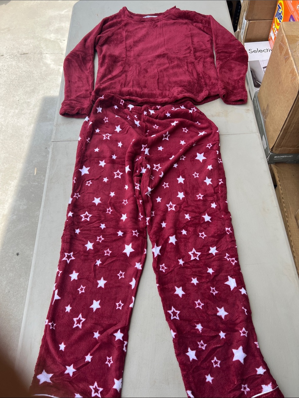 Cozy Women's Plush Pajama Set in Burgundy Star Print
